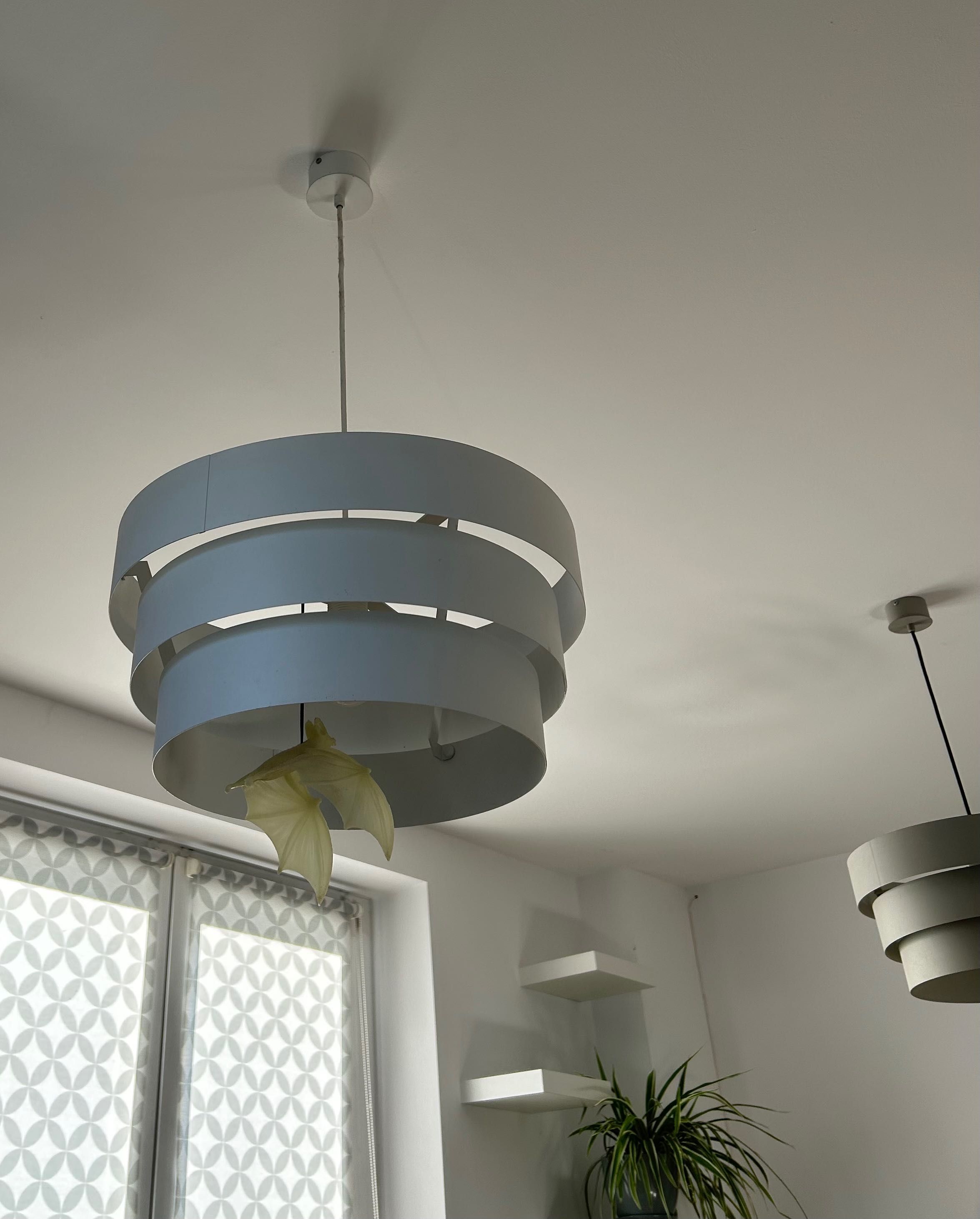 Lampa metalowa szara i biała