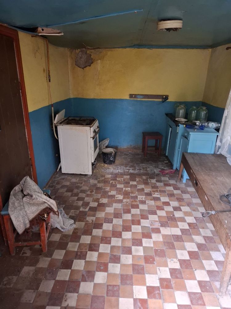Продам будинок площею 74м2, в 2-ох км від центру міста.