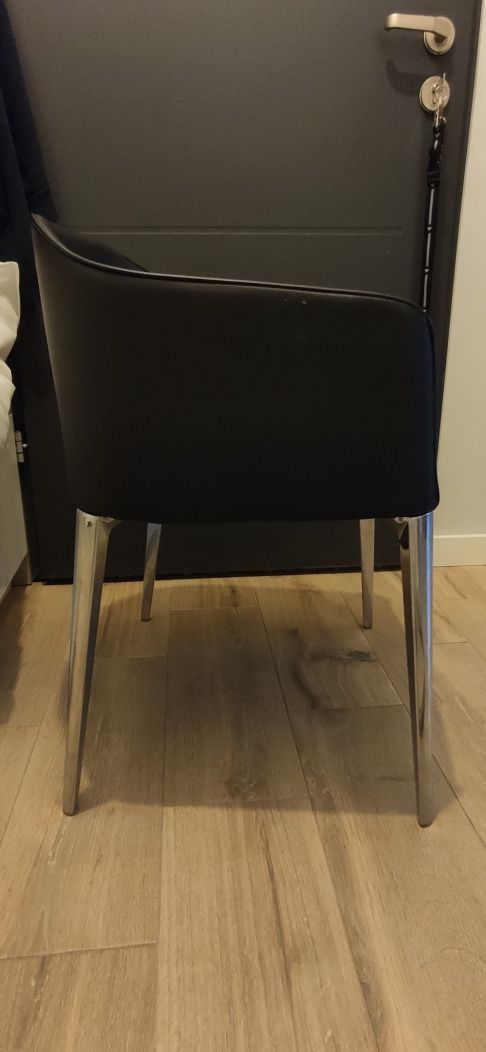 Krzesło/fotel czarny Pedrali eko skóra, model Laja 885