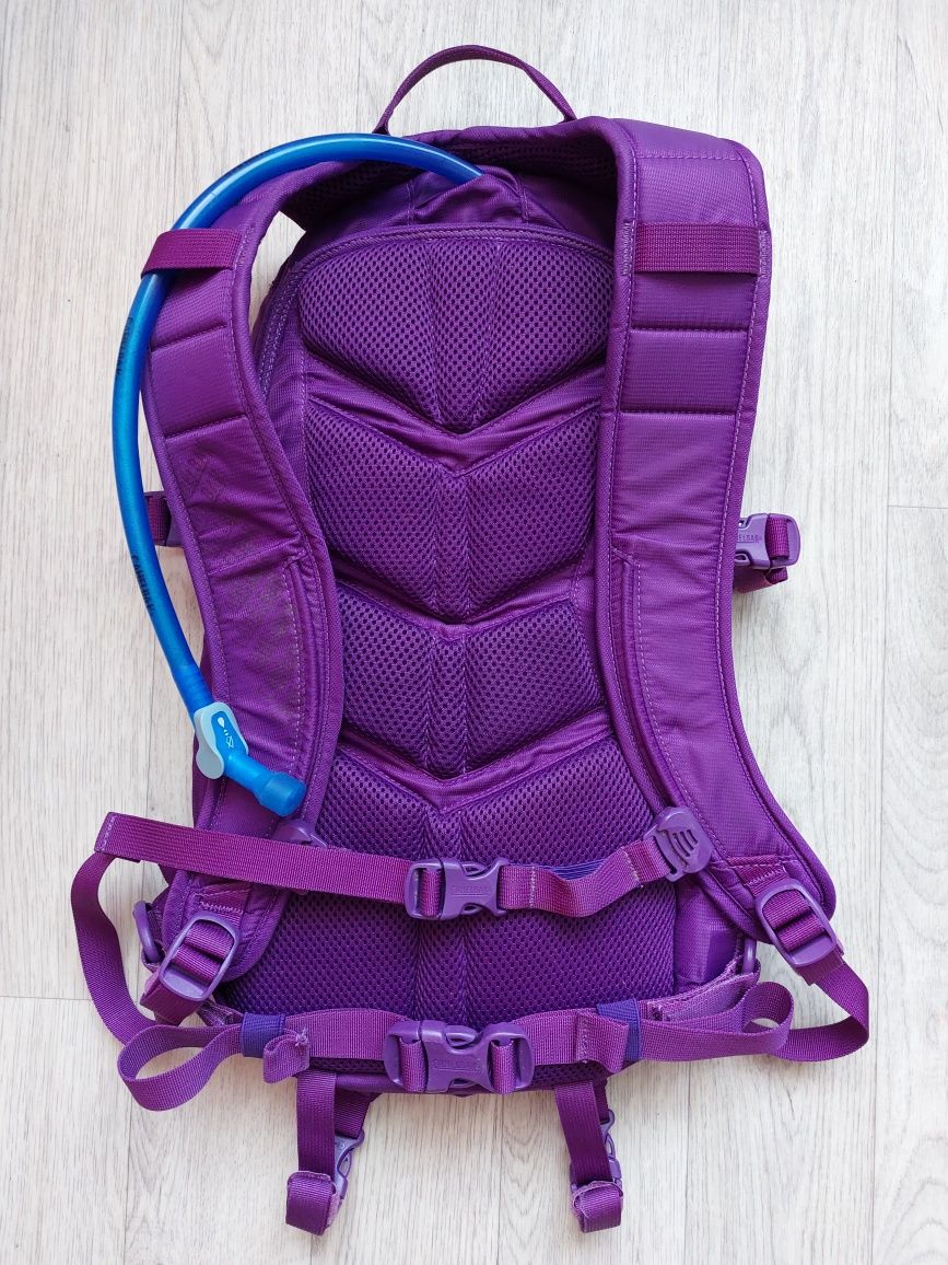 Рюкзак б/у женский с гидратором 2,5 L Camelbak