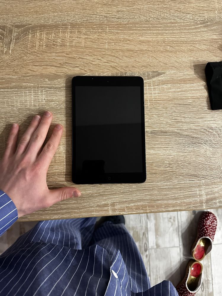 Ipad mini 1 gen 32 gb дітям обмін на електронну книжку