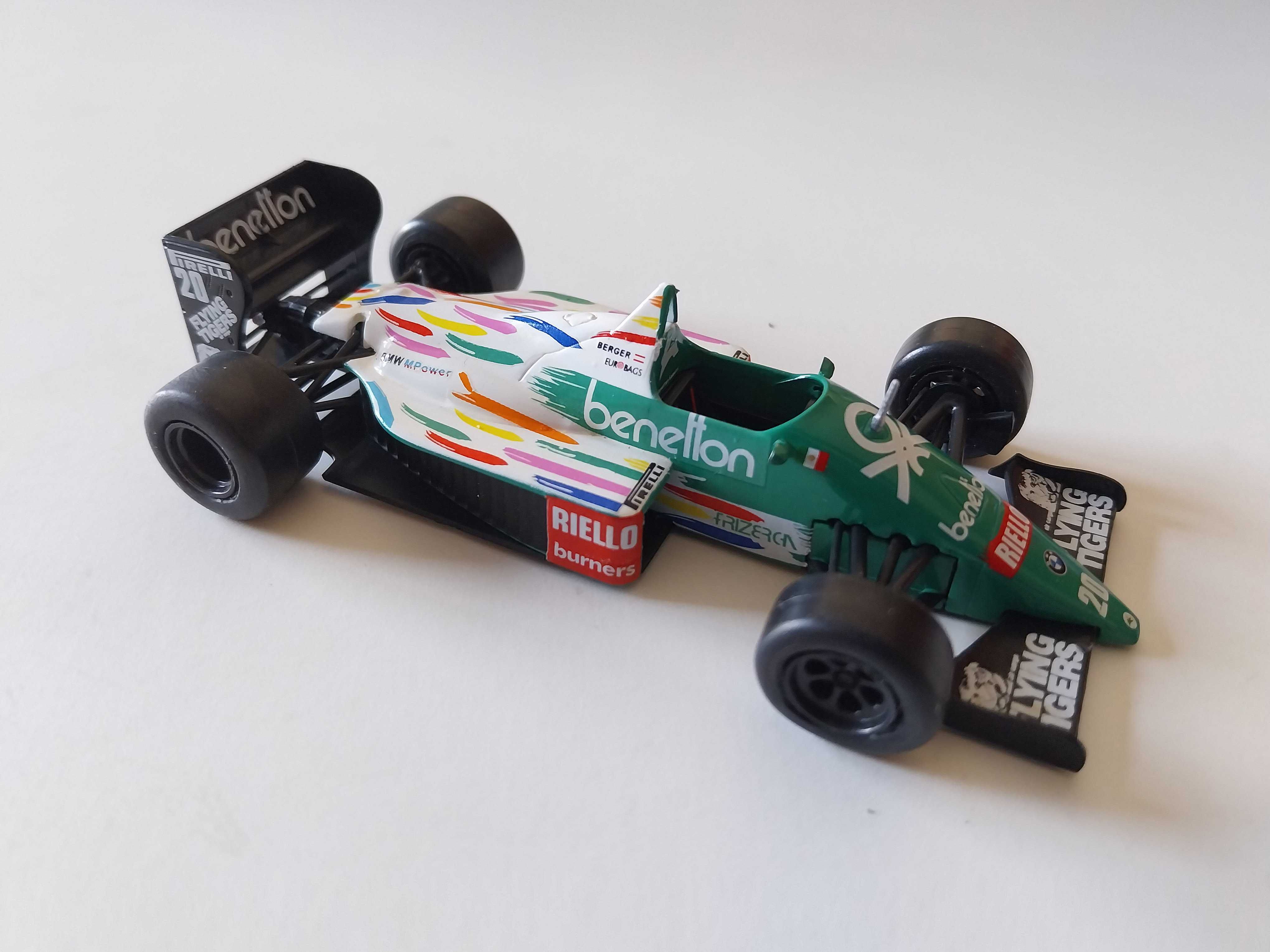 miniatura 1/43 BENETTON B186 Gerhard Berger (1986) | edição Altaya