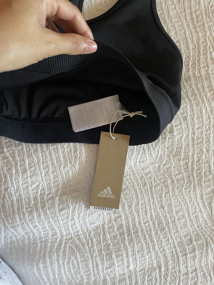 Top adidas tamanho M novo com etiqueta
