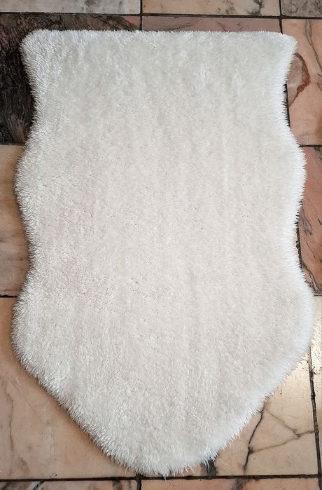 Dois tapetes  55×85 cm Brancos - Novos!