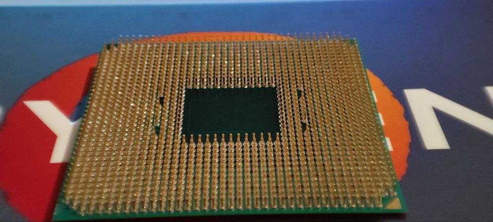 Продам Процесор AMD Ryzen 5 2400g Box