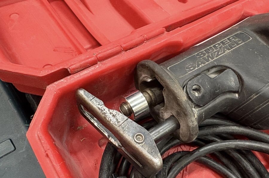 Piła szablasta Milwaukee SSE 1000 SQ