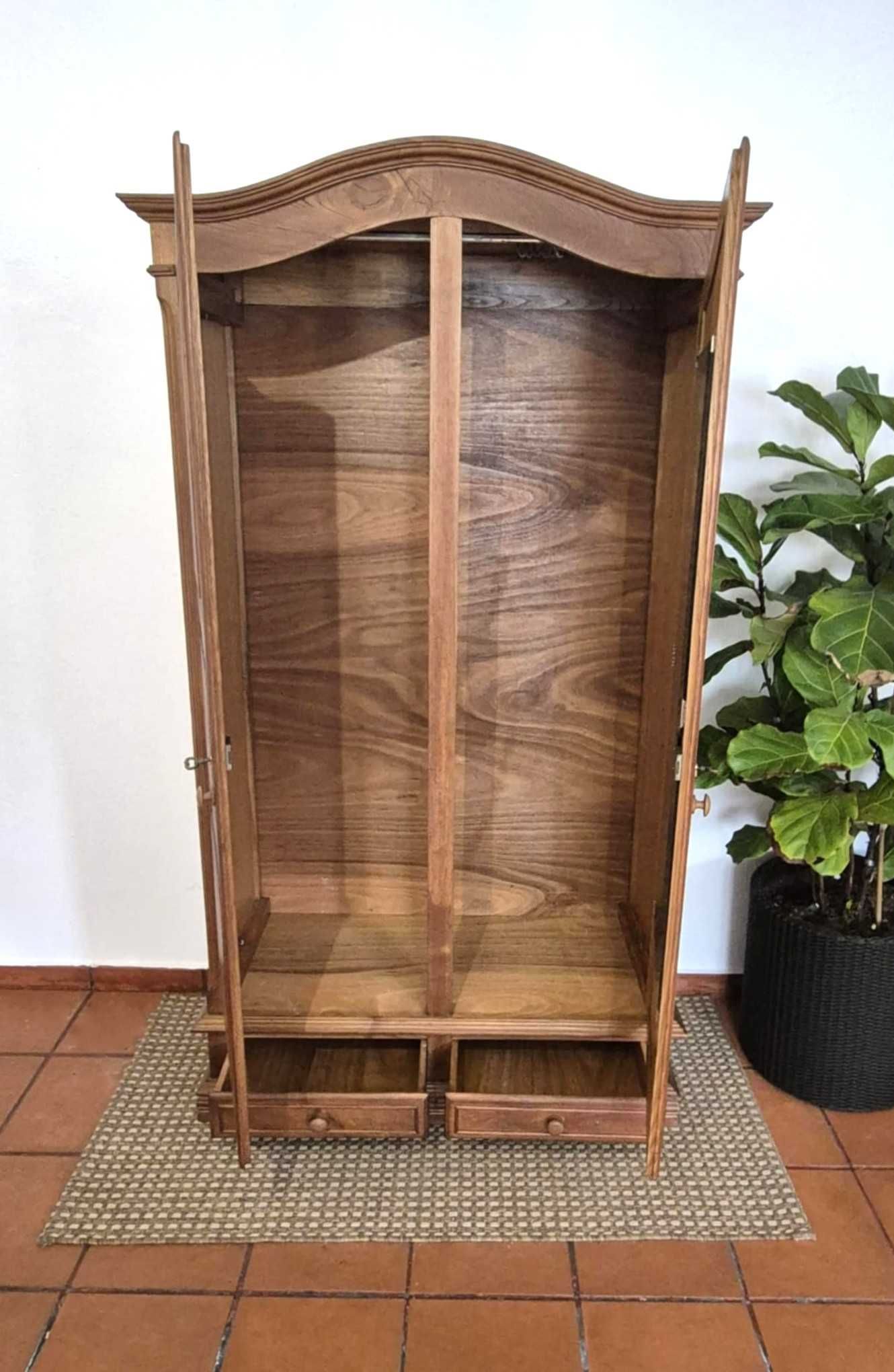 Armário / Roupeiro/ Aparador / Madeira Maciça / Rustico / Vintage