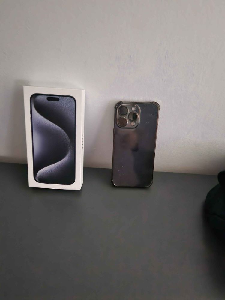 Iphone 15 pro max jak nowy