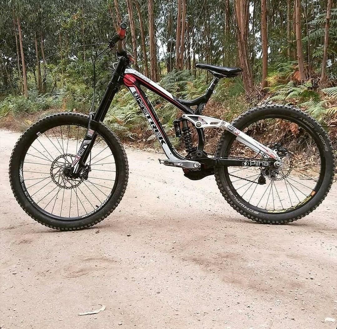 Bicicleta downhill trek session 8
