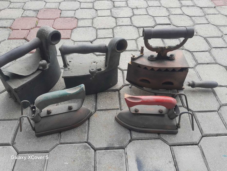 stare żelazka węglowe i elektryczne