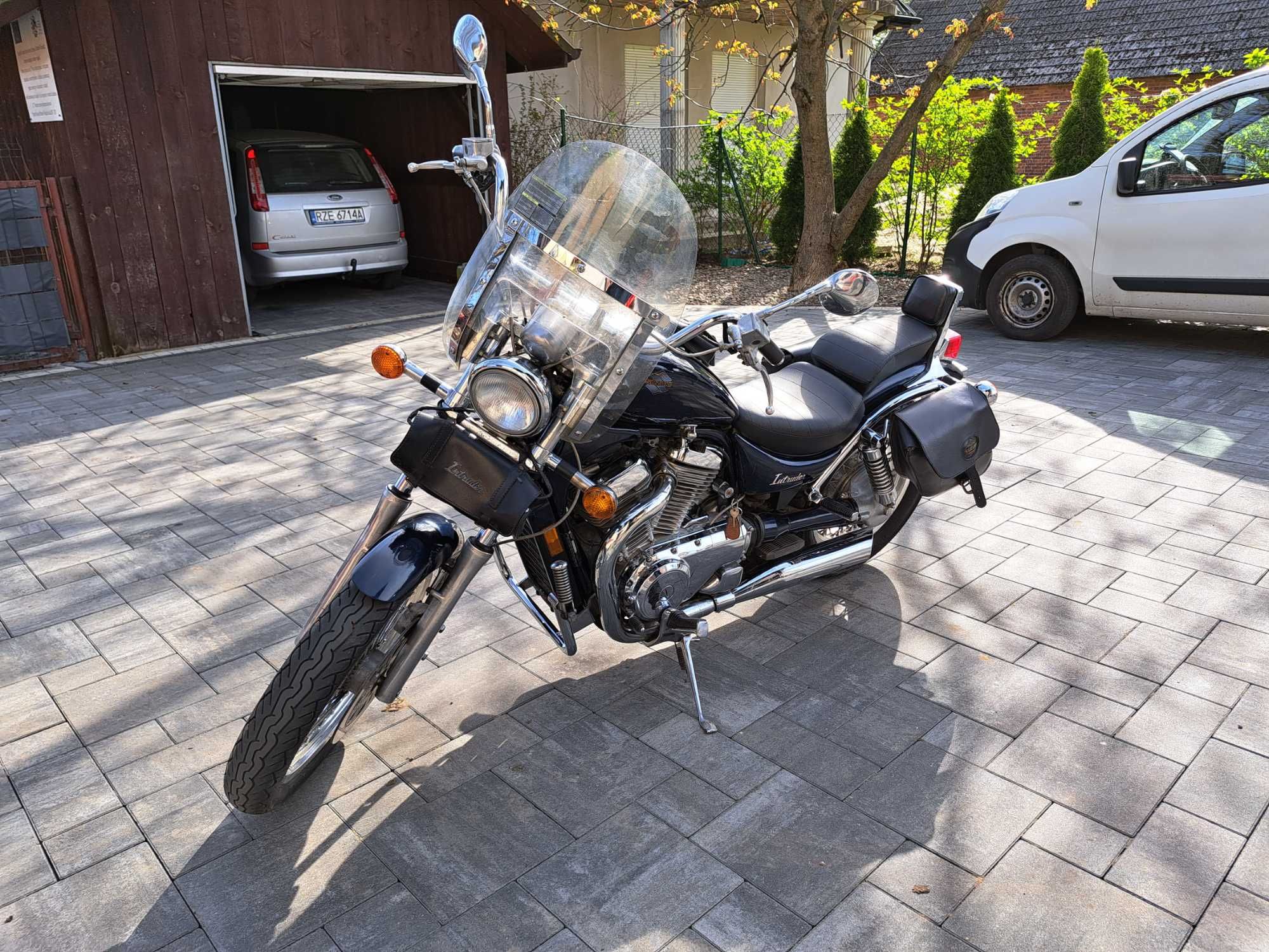 Motocykl Suzuki Intruder 700cc Super Stan.