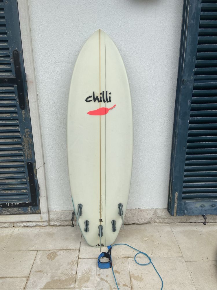 Prancha de surf CHILLI COMO NOVA 5,10 32L