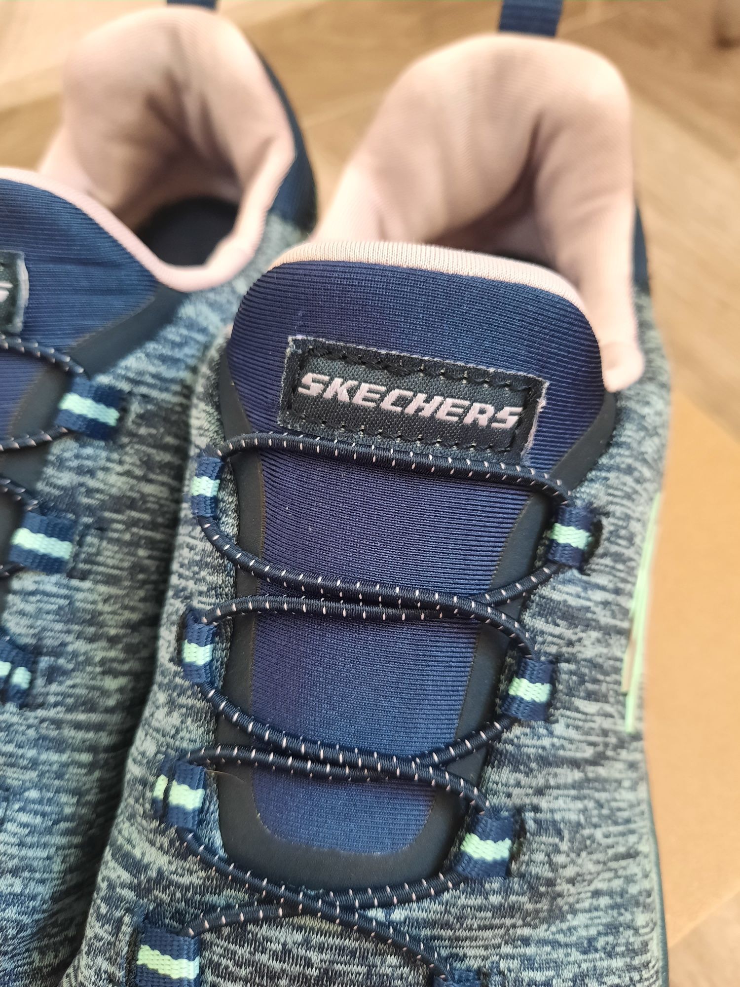 Кросівки Skechers Стан Ідеальний