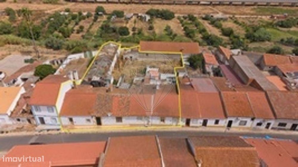 Moradia T5 para venda