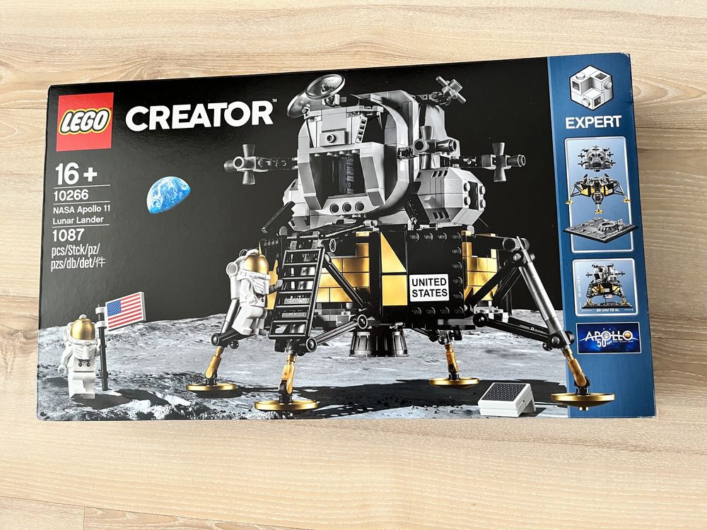 Lego creator 10266