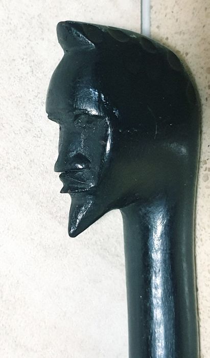 bengala africana - castão cara esculpida em madeira exótica