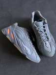 Yeezy 700 V2 “Inertia” – 45,5 / 29,5 cm