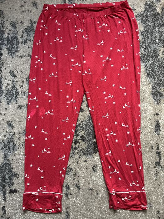 Жіноча новорічна піжама