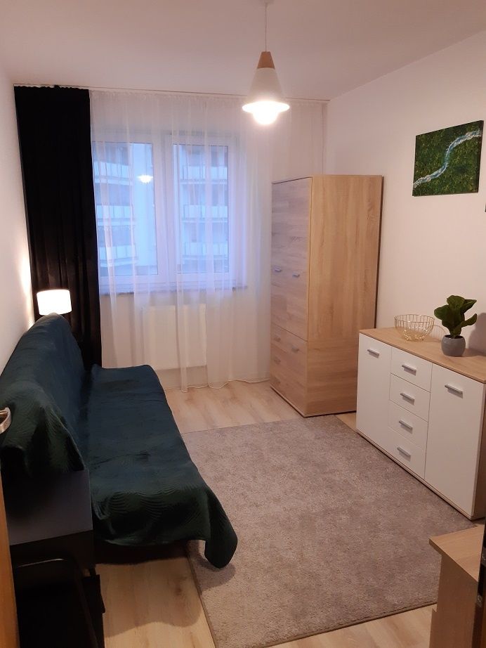 Wynajem >wysoki Parter 3 pokoje 56m2 winda magazynek balkon