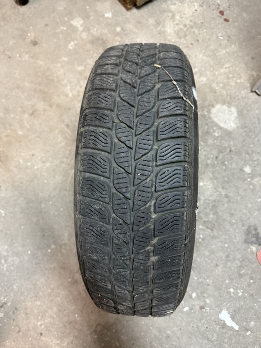 Felgi 4x100 z oponami zimowymi Pirelli 175/65 R15 zimowe