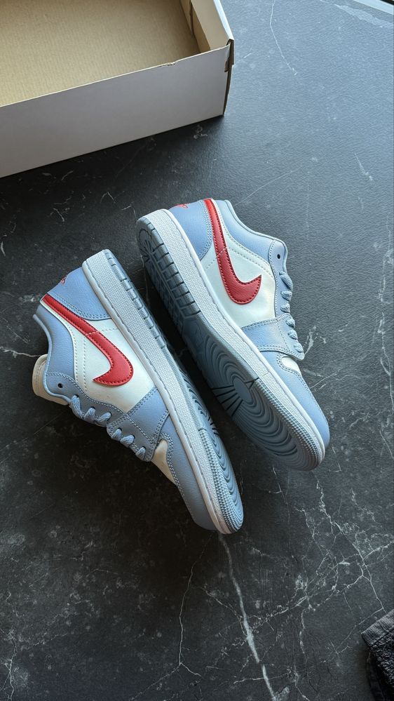 Nike Air Jordan 1 Low Blue Whisper Dune Red rozmiar 39 wkładka 25 cm.
