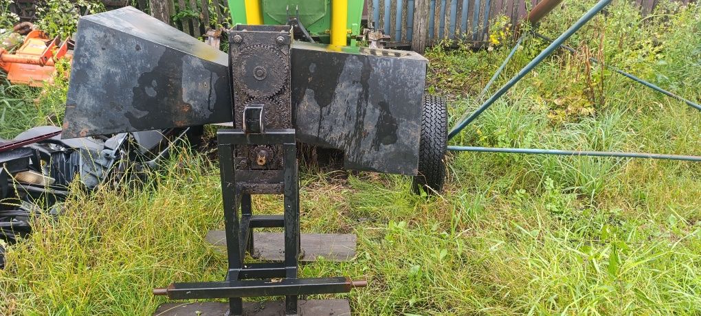 Подрібнювач гілок Зубр 120