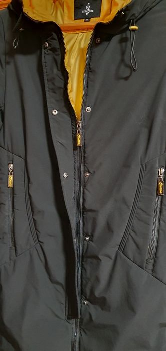 Куртка жіноча,подовжена.