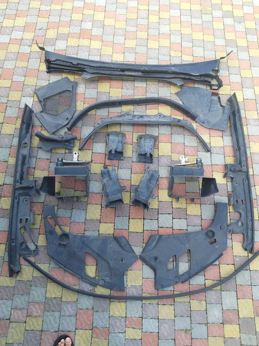 Bmw 5 G30 X3 G01 X5 G05 накладка під капотом жабо обдув заглушка БМВ