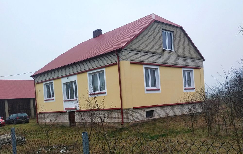 Dom z budynkami niedaleko Brańsk