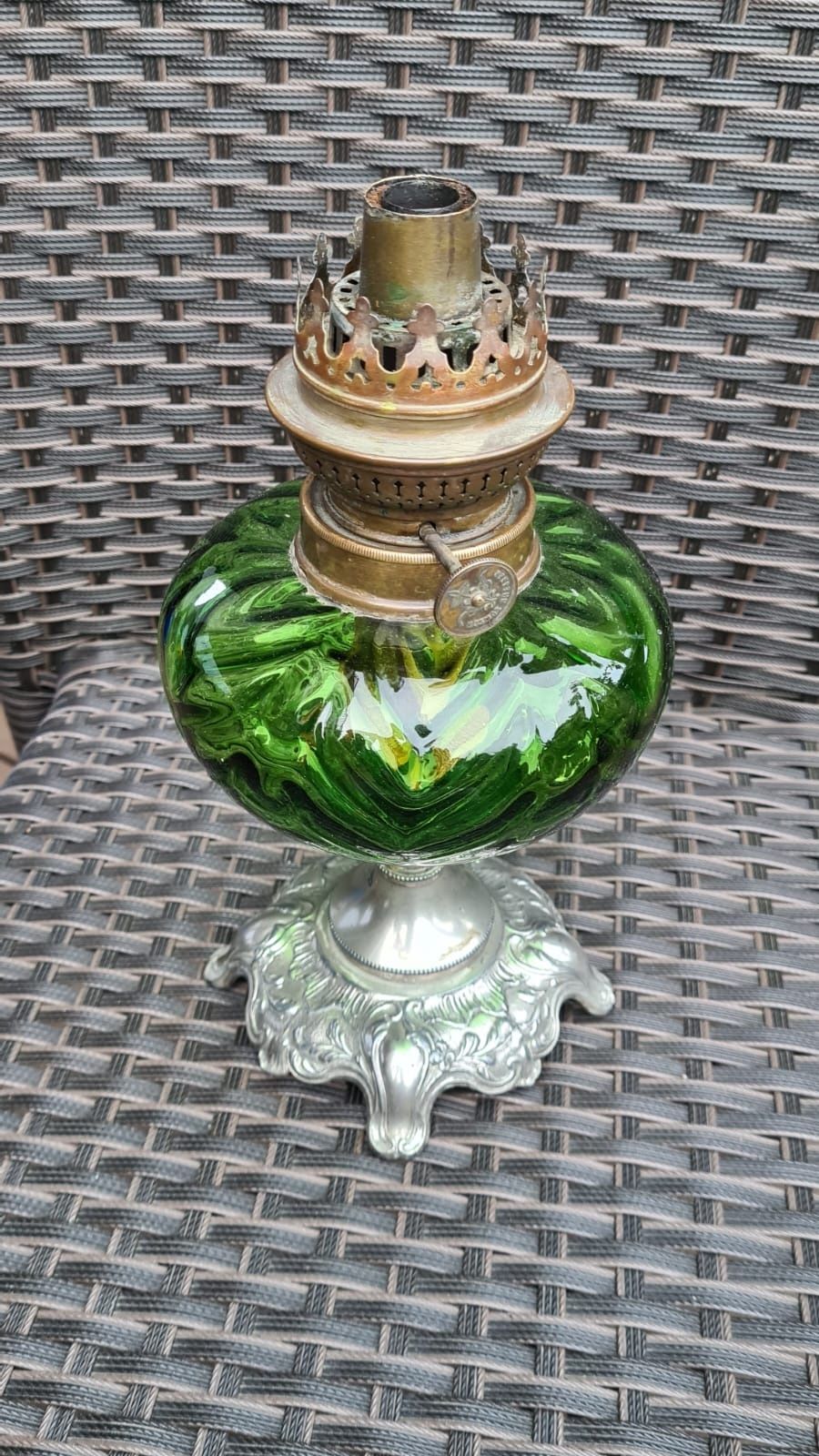 Stara lampa naftowa, zielone szkło, secesja XIX wiek