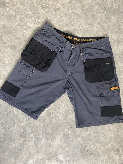 Продам робочі шорти DeWalt