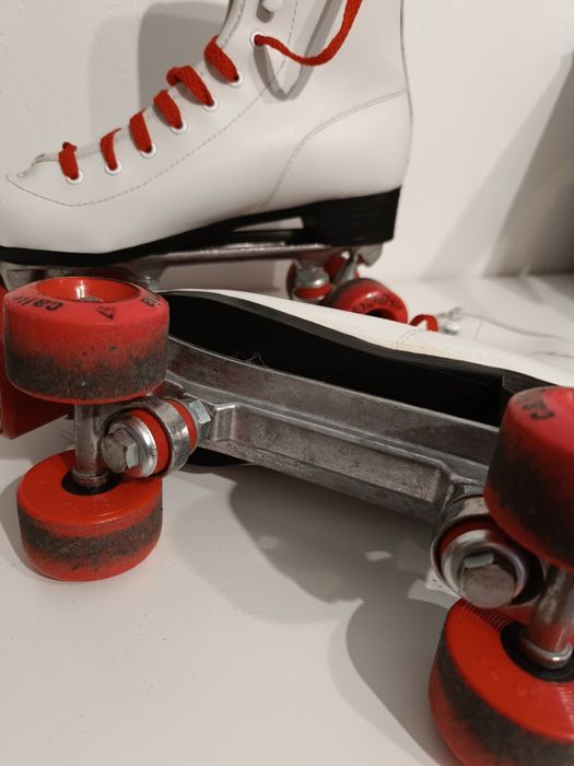 Wrotki z metalowym wzmocnieniem 39