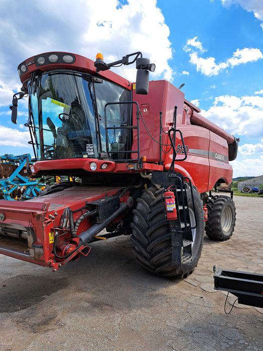 Kombajn CASE 8120, rok 2009, 3800mtg , heder 7,5m ,przystawka 8 rzędów
