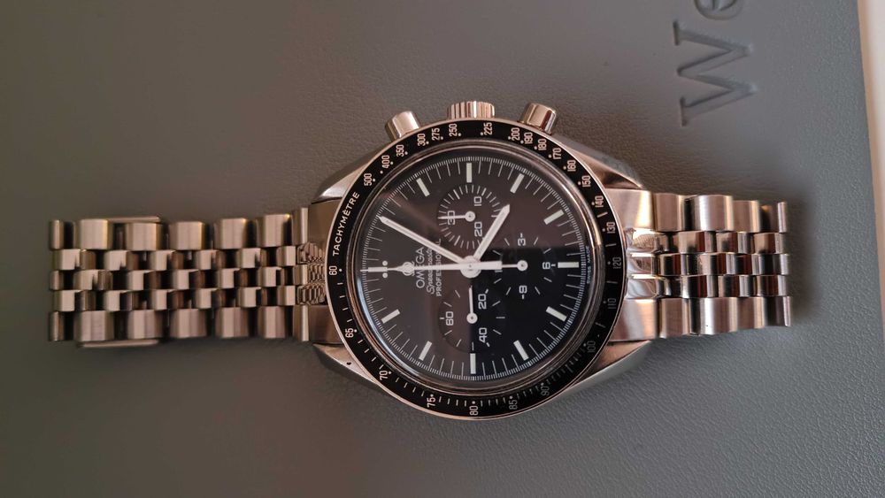 Omega Speedmaster Moonwatch Professional