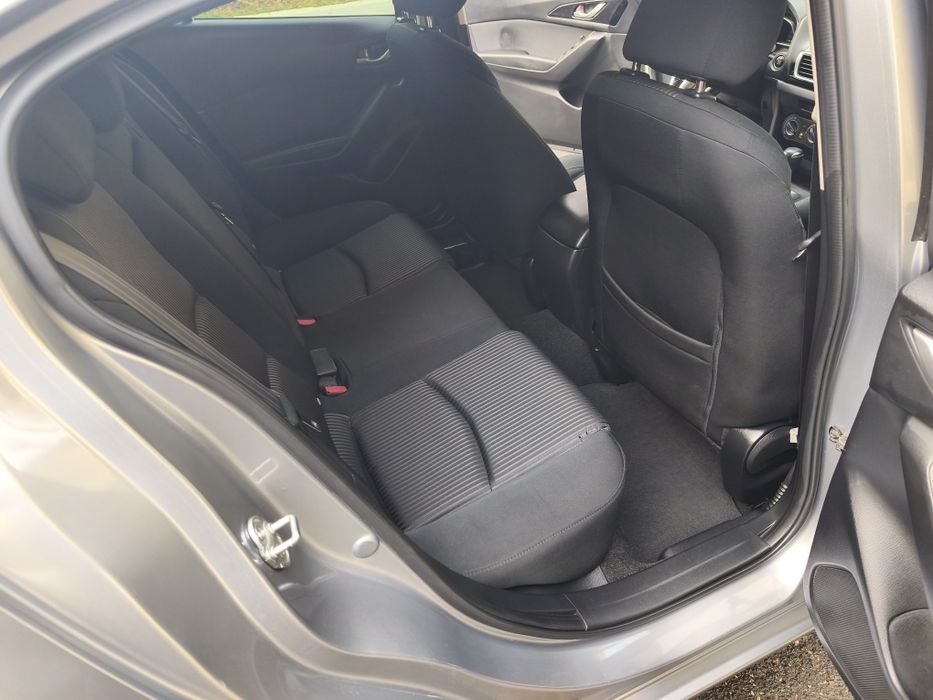 Мазда 3  2014 г 2.0 бензин автомат