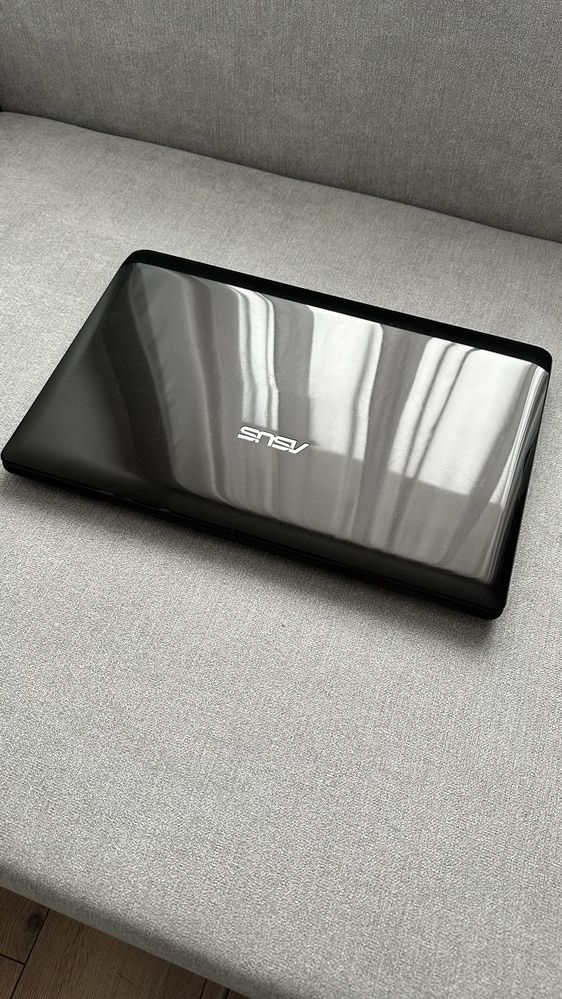 Laptop ASUS K72D | sprawny | 512GB HDD | przekątna 17” | Win7