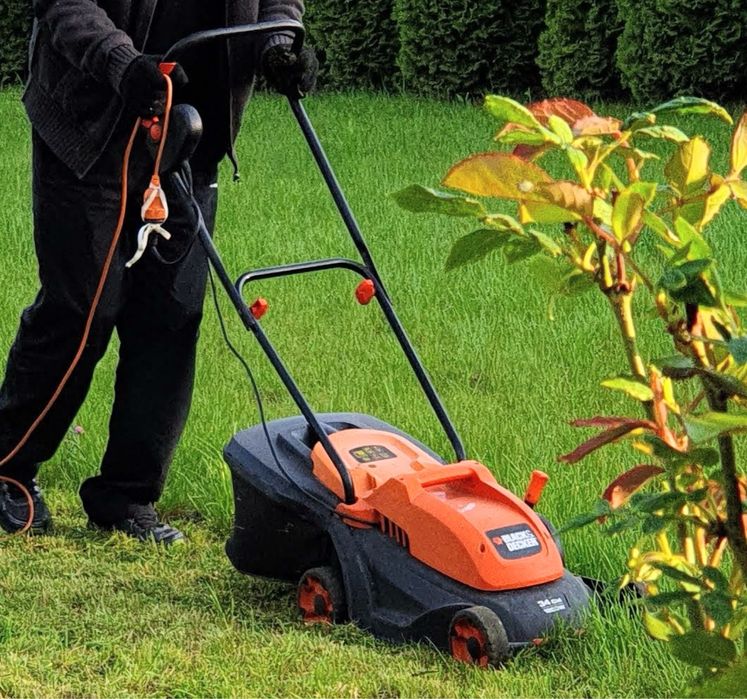 Газонокосарка електрична BLACK  DECKER 1200 34см