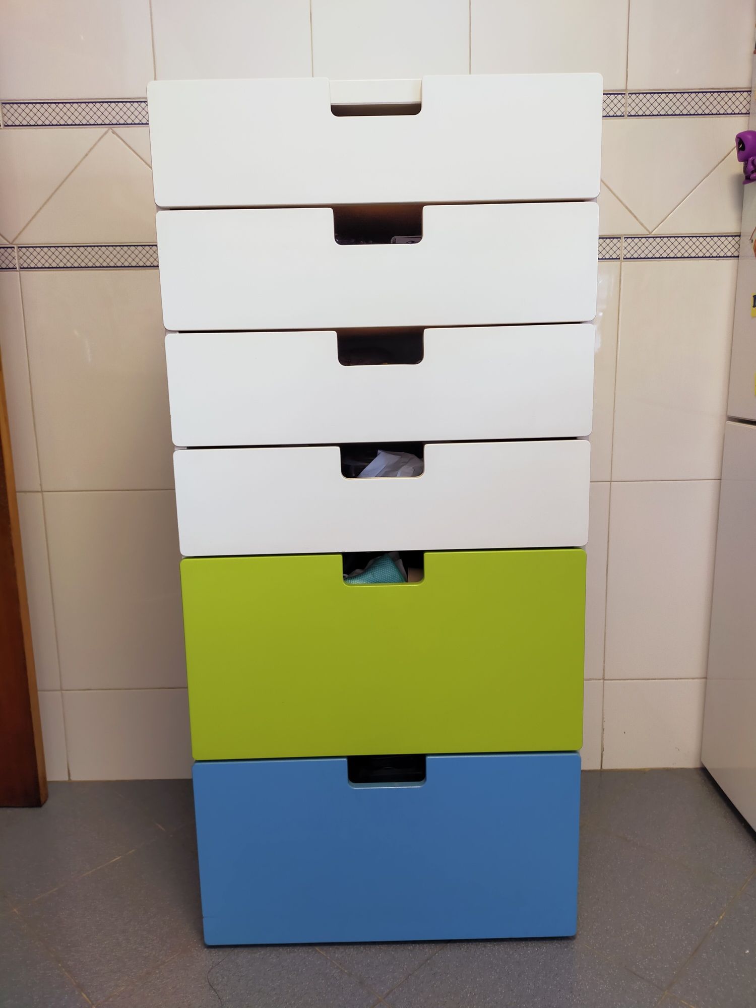Cómoda de criança IKEA