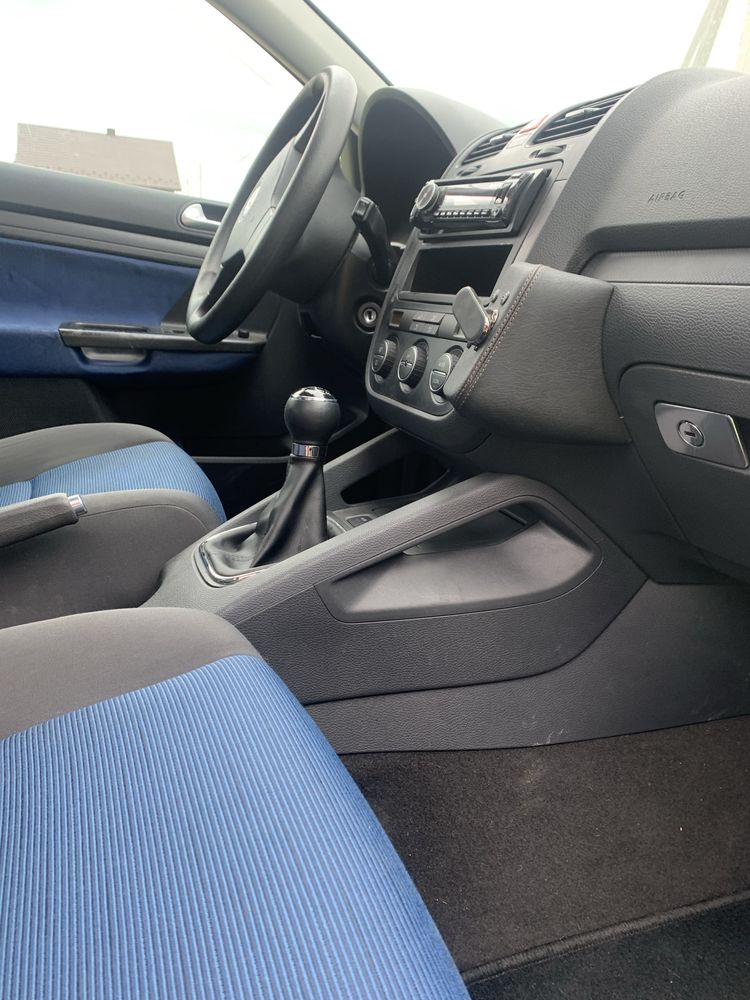 Volkswagen Golf V 1.6 MPI