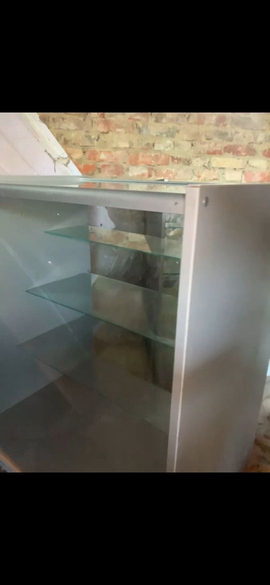 Продам дві вітрини