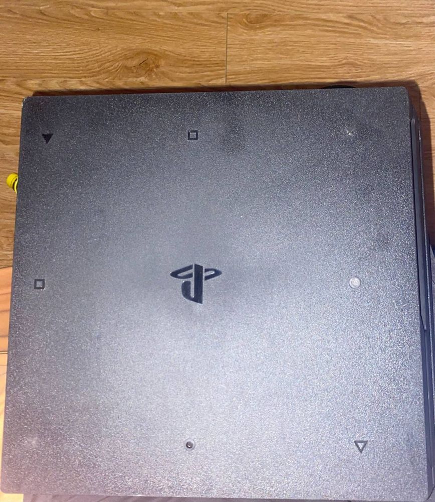 Playstation 4 PRO. 1tb