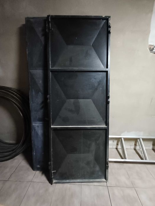 Vendo portão de ferro 4 folhas