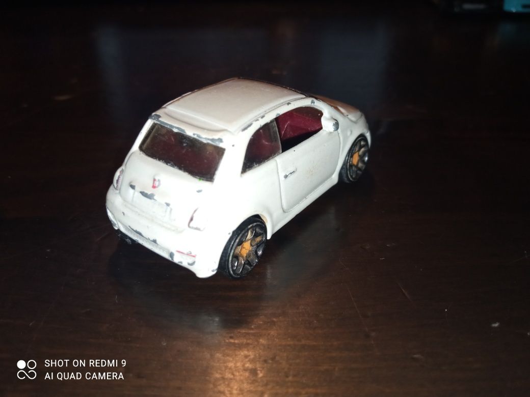 Fiat 500 hot wheels biały A