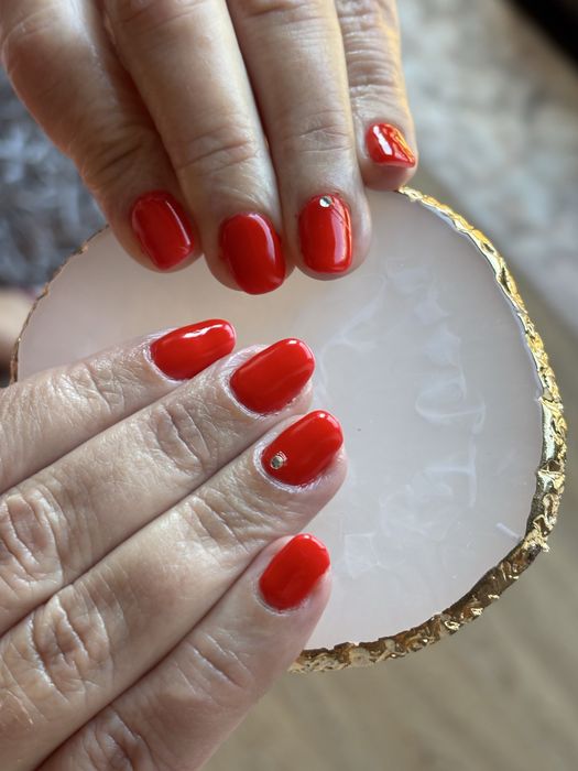 Unhas de gel e verniz gel