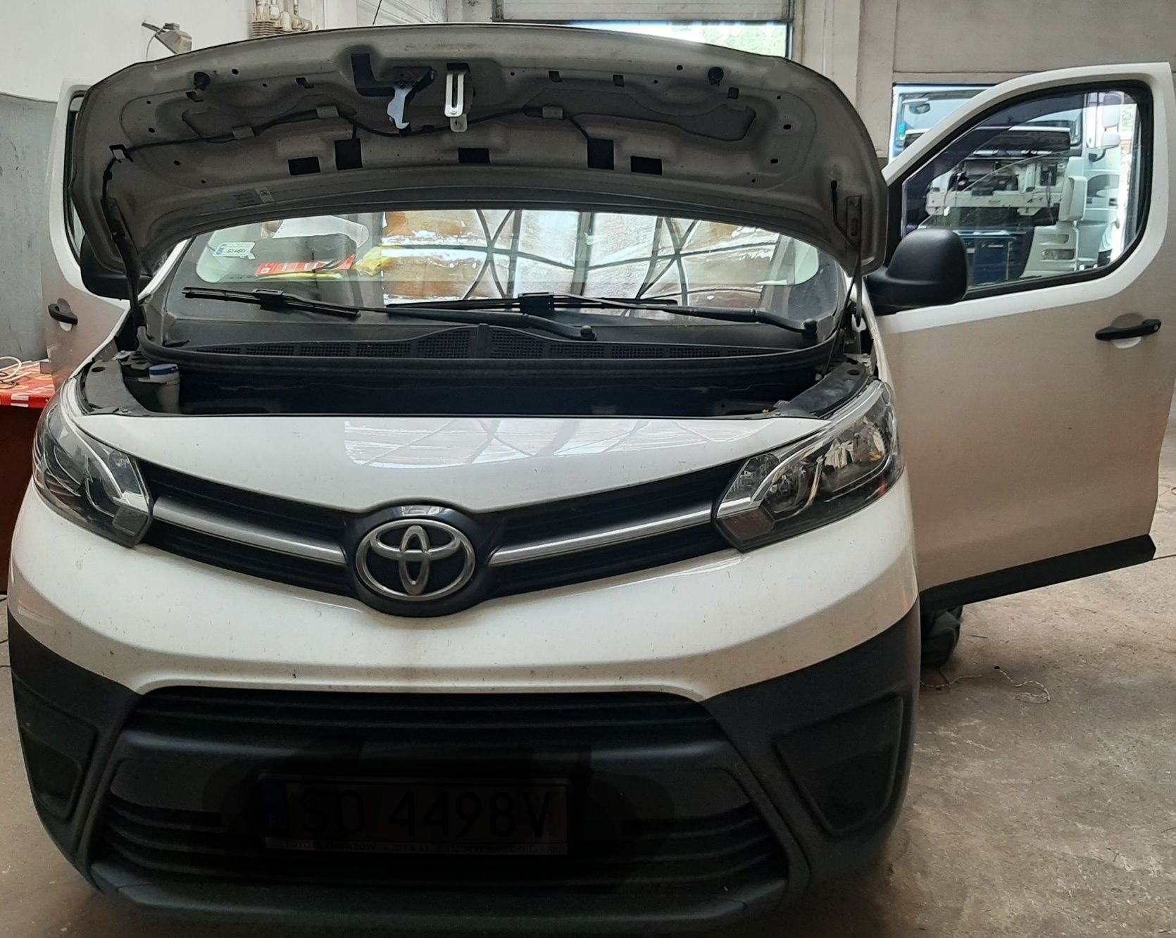 Tachograf do Toyota ProAce montaż