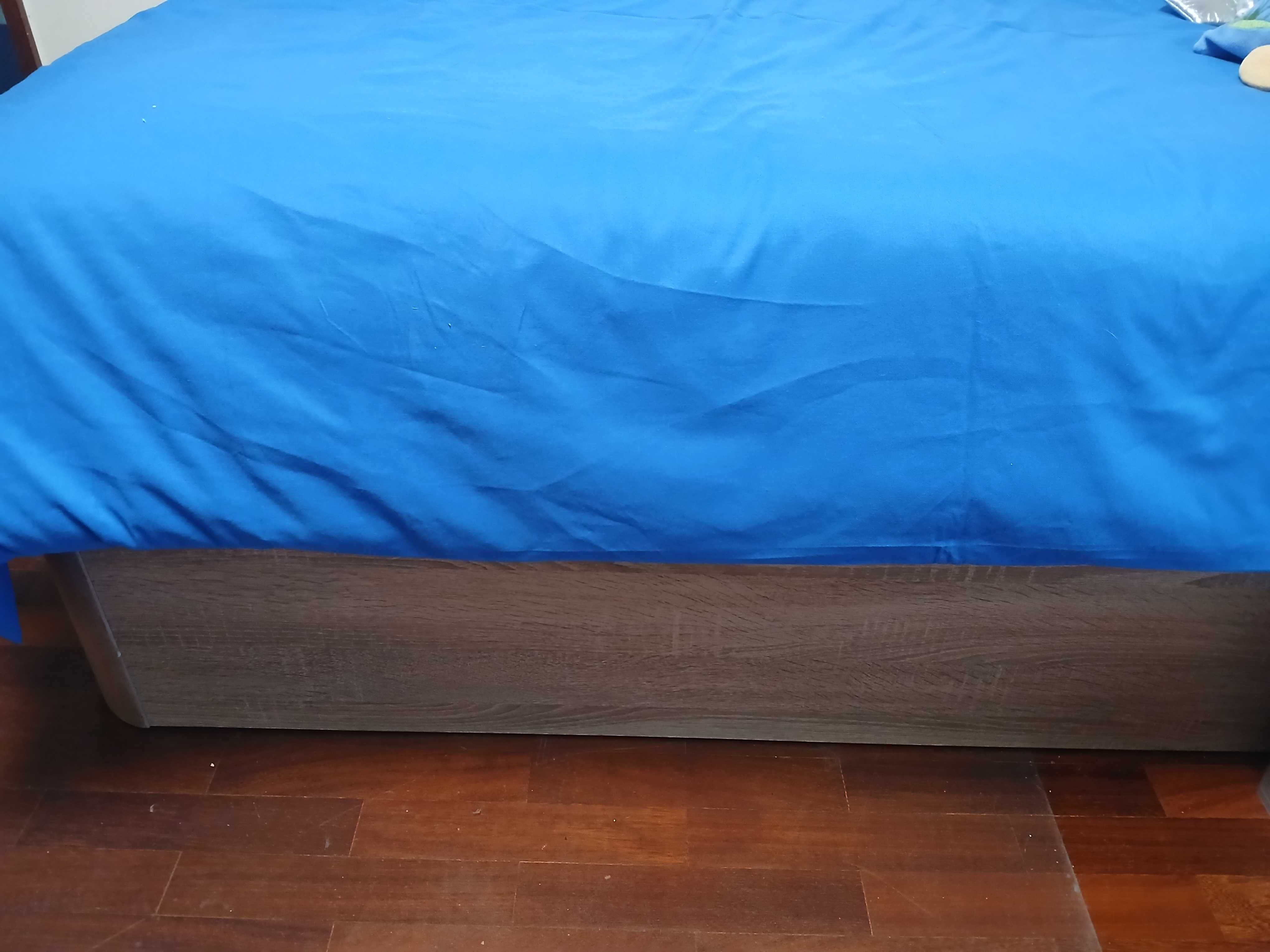 Cama solteiro c/ arrumação