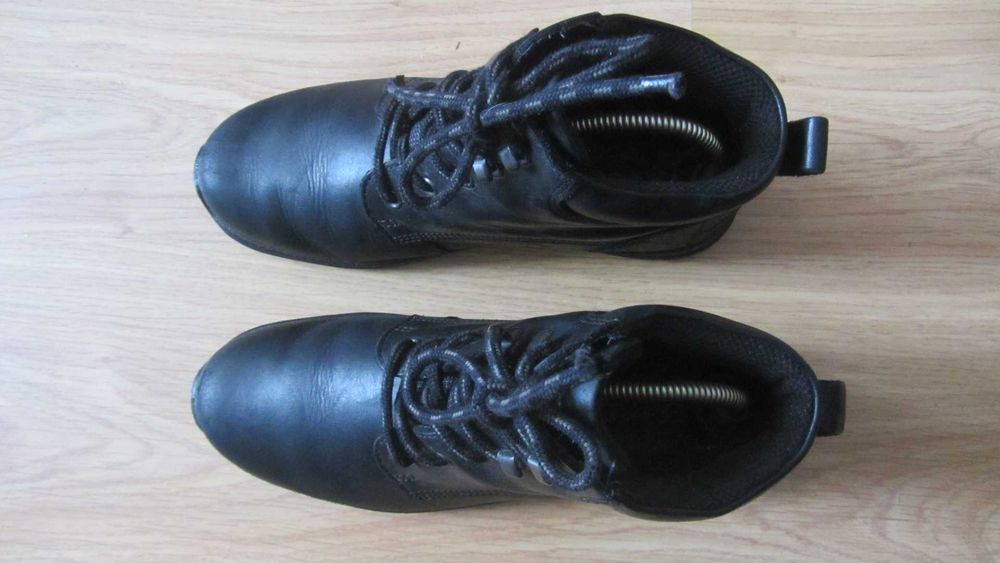 Женские кожаные демисезонные ботинки  ECCO  40 р.