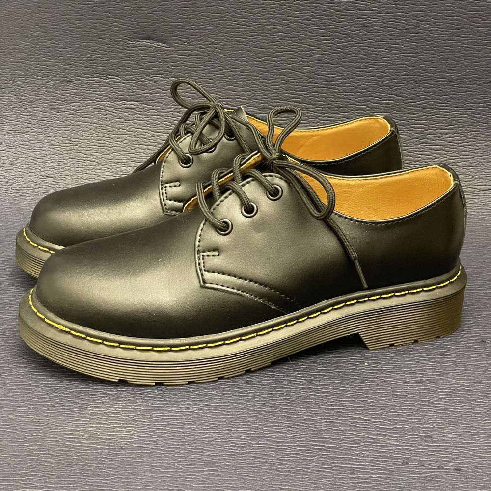 Półbuty glany unisex klasyczne eleganckie Dr Martin punk emo goth