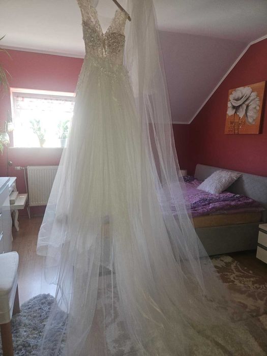 Suknia ślubna Destiny litera A rozmiar 36.