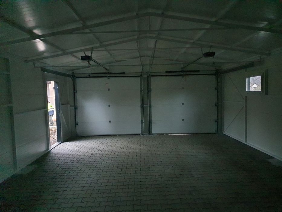 Garaż ocieplany z płyty warstwowej.Hala. Chłodnia. Konstrukcja stalowa